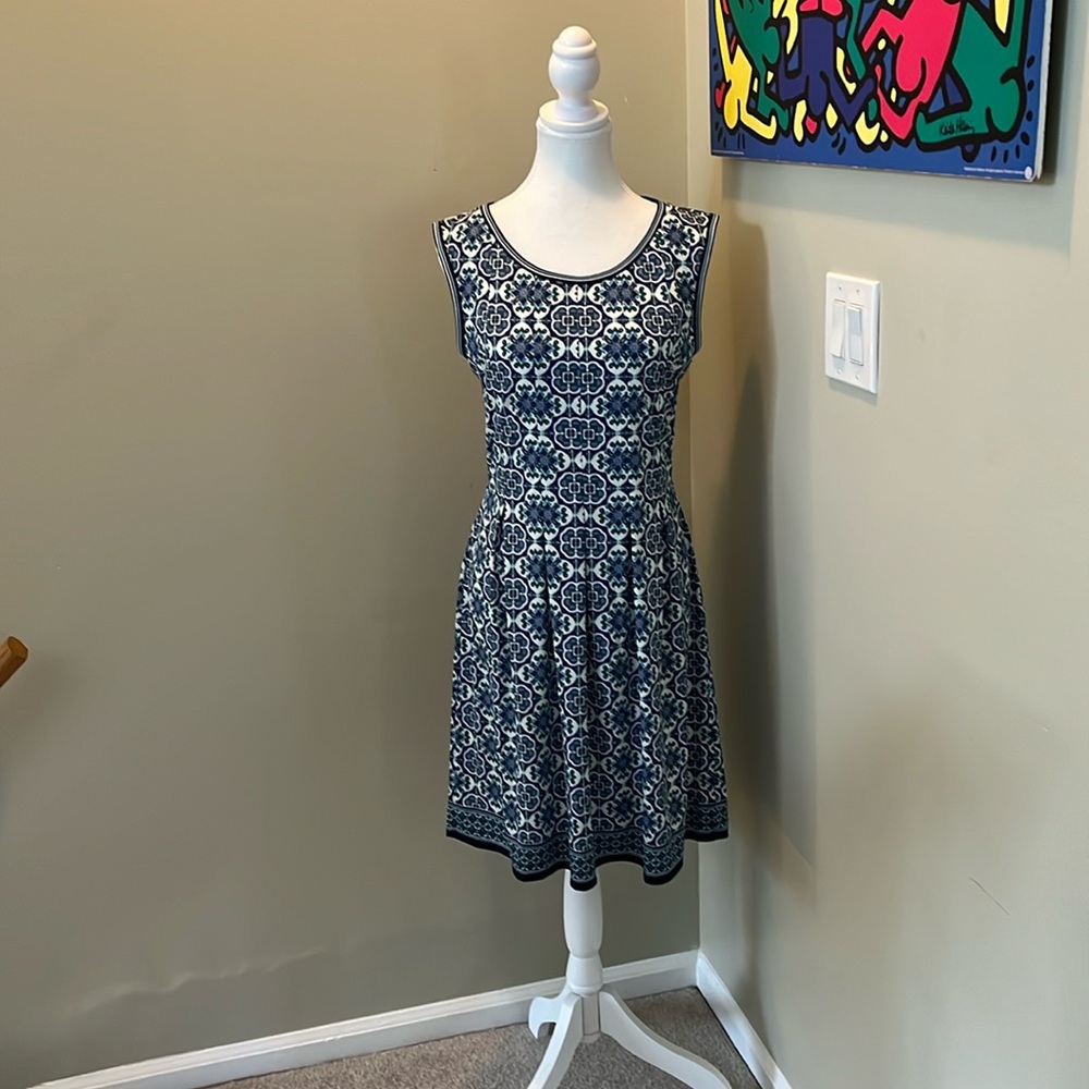 Max Studio mid length dress M